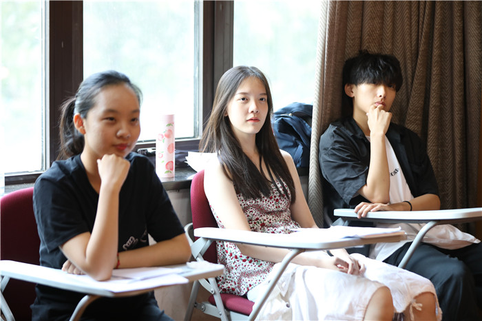 女生學(xué)廣播電視專業(yè)怎么樣