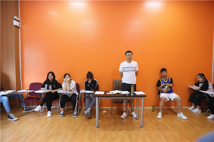 廣播電視學與傳播學有什么不同