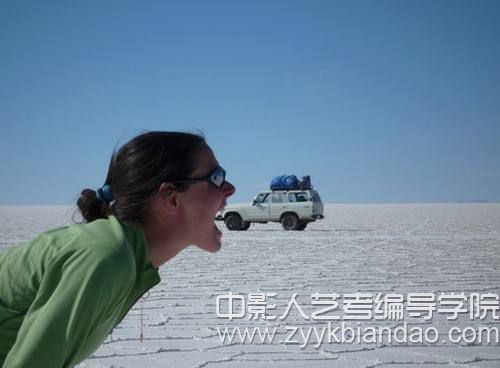 借位拍攝   吃汽車.jpg