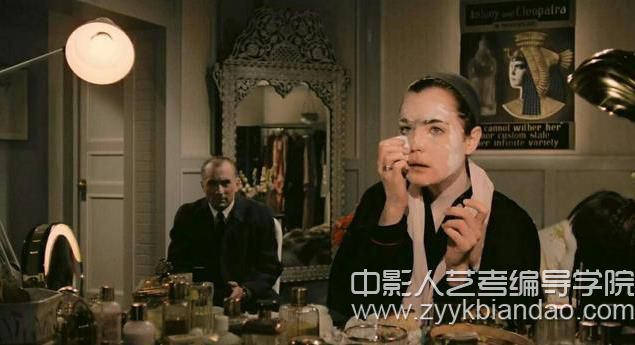 《美國往事》黛博拉卸妝.jpg
