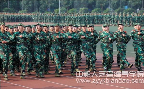 編導藝考 四川大學2017級軍訓.jpg